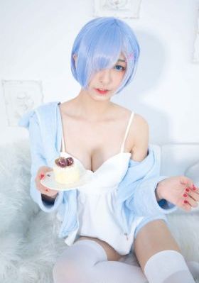《樱桃嘴与大鼻子》_日韩在线播放专区